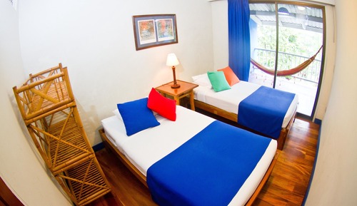 Familienvilla, 2 Schlafzimmer, Küche, eingeschränkter Meerblick