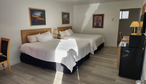 Zimmer, 2 Queen-Betten