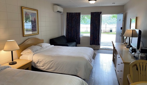 Standardzimmer, 2 Queen-Betten, Flussblick