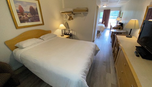Economy-Zimmer, 2 Queen-Betten, Flussblick