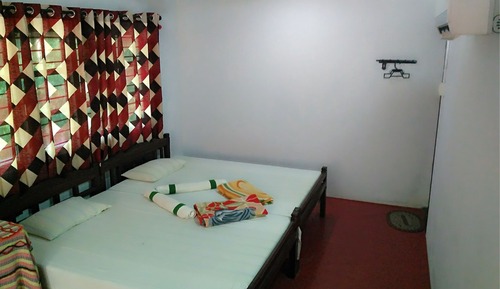 Basic-Doppel- oder -Zweibettzimmer