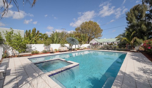 Oasis Cottage, 1 Bedroom, Pool Access, Ground Floor