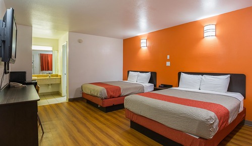 Deluxe-Zimmer, 2 Doppelbetten, Raucher, Kühlschrank und Mikrowelle