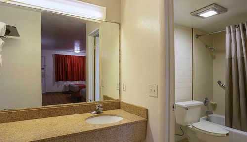 Deluxe-Zimmer, 1 King-Bett, Raucher, Kühlschrank und Mikrowelle