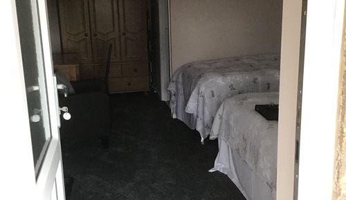 Familien-Zweibettzimmer (Room 8 - Room Only)