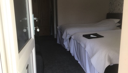 Familien-Zweibettzimmer (Room 7 - Room Only)