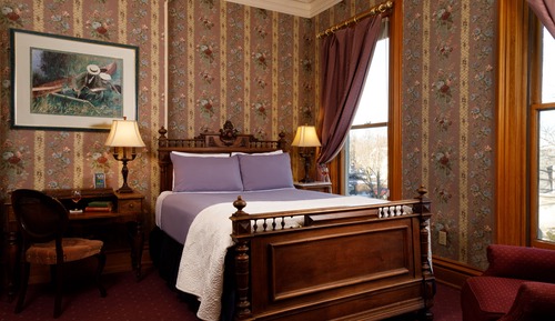 Zimmer, 1 Queen-Bett, Kamin (6)