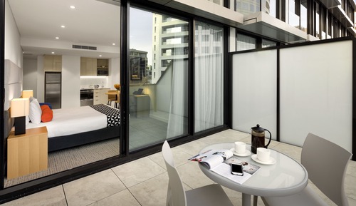 Deluxe-Studio, Balkon