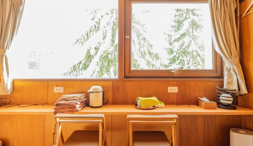 Basic-Dreibettzimmer, Gemeinschaftsbad, Bergblick