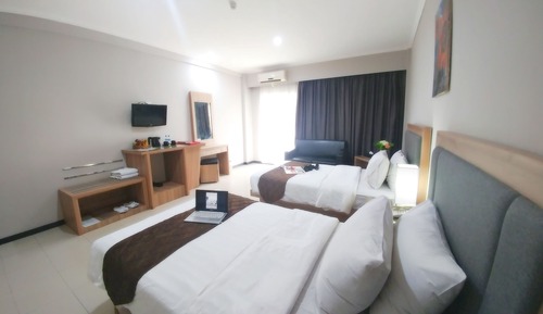 Deluxe Room, Pool View