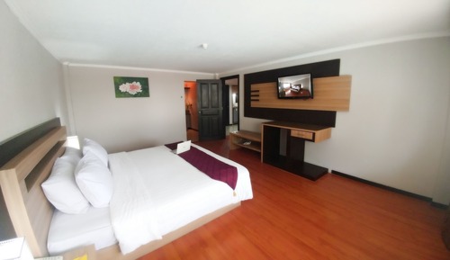 Business Suite, Pool View