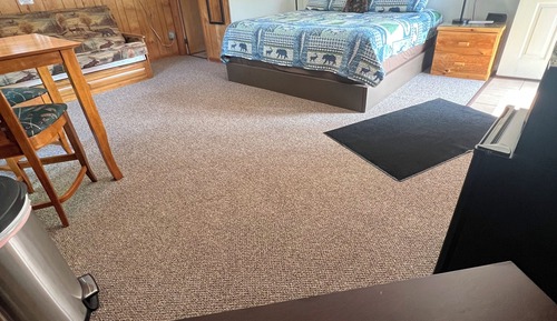 Zimmer, Kamin, Flussblick