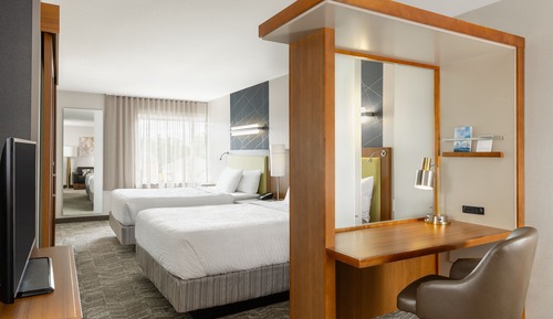 Suite, Mehrere Betten, Nichtraucher (Mobility/Hearing Accessible, Tub)