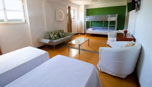Familien-Vierbettzimmer