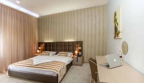 Superior-Doppel- oder -Zweibettzimmer