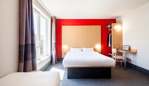 Dreibettzimmer
