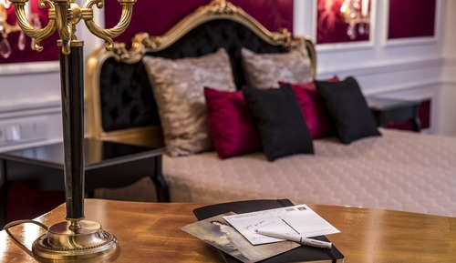 Grand-Suite, 2 Schlafzimmer, Küche, zum Garten hin