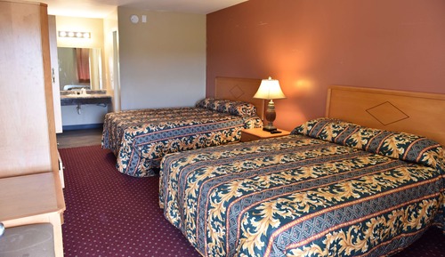 Zimmer, 2 Doppelbetten