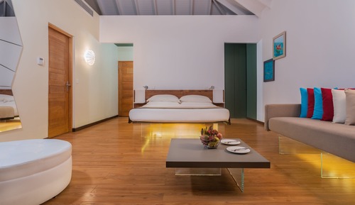 Lagoon Suite with Slide