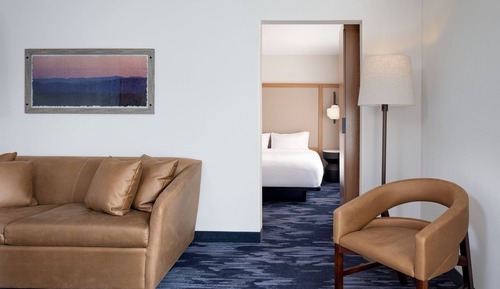 Suite, 1 King-Bett, Nichtraucher (Mobility/Hearing Accessible, Tub)