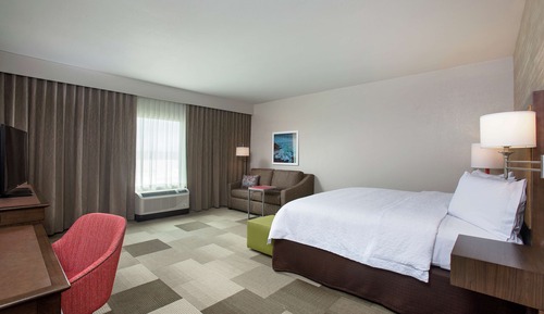 Zimmer, 1 King-Bett und Schlafsofa, Nichtraucher, Kühlschrank