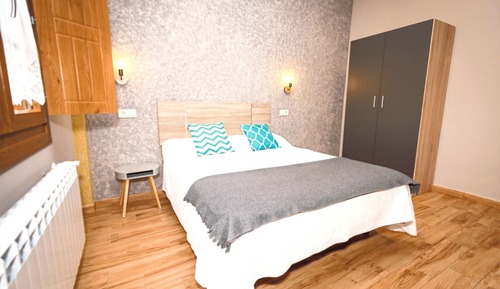 Exclusive-Apartment, 2 Schlafzimmer, Blick auf die Anlage, Turm