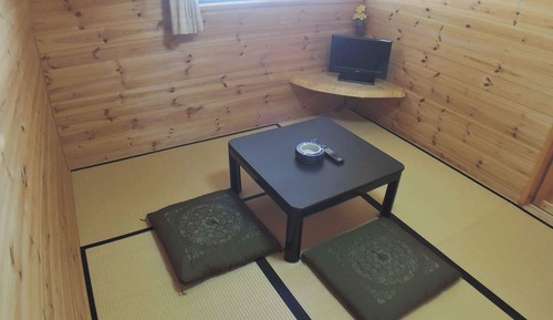 Traditional-Zimmer (Run of House, Japanese Style)
