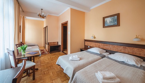 Dreibettzimmer
