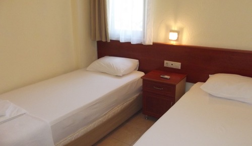 Standard-Apartment, Poolblick, Poolseite
