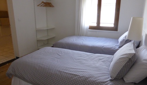 Doppel- oder Zweibettzimmer