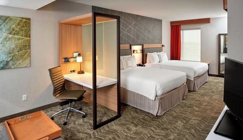 Suite, Mehrere Betten, Nichtraucher (Mobility/Hearing Accessible, Tub)