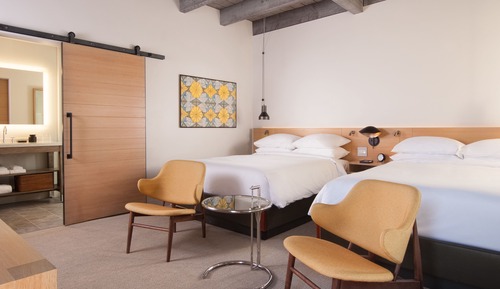 Andaz, Zimmer, 2 Queen-Betten