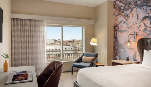 Standardzimmer, 1 King-Bett, Flussblick