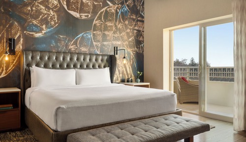 Suite, 1 King-Bett, Balkon, Flussblick (Living Area)