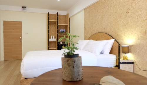 Deluxe Double Bedroom