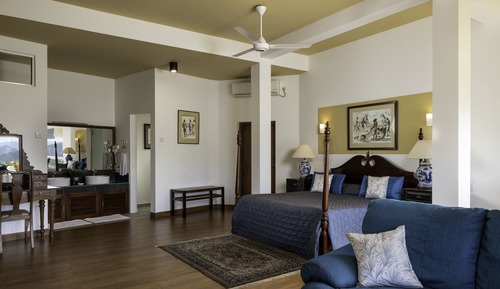 Premium-Suite, 1 King-Bett, Whirlpool, Blick auf den Golfplatz