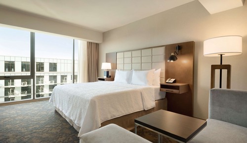 Zimmer, 1 King-Bett, barrierefrei, Nichtraucher (Skyline View)