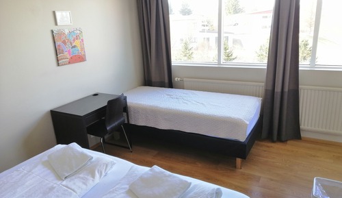 Standard-Dreibettzimmer, Gemeinschaftsbad