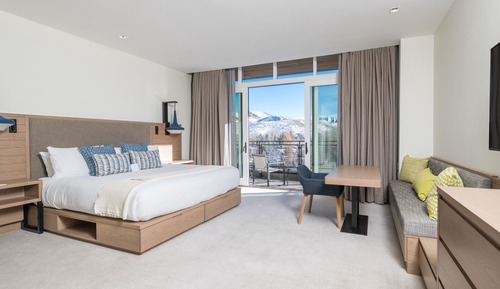 Residence, 4 Bedroom (Pet Free)