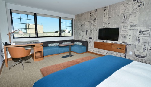 Suite, Mehrere Betten (Roll-In Shower, Moblility & Hearing)