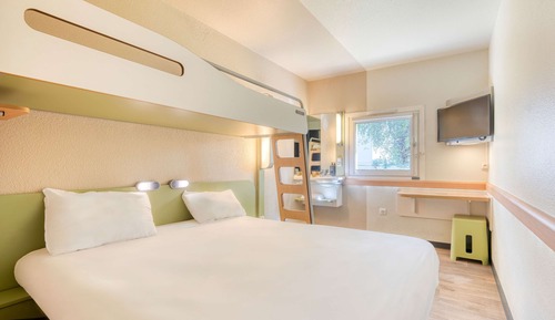 Dreibettzimmer, Mehrere Betten