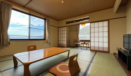 Traditional-Zimmer (Japanese Style, with Toilet)