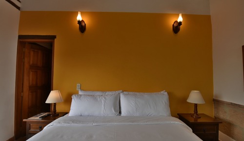 Habitación Estándar Doble con Balcón