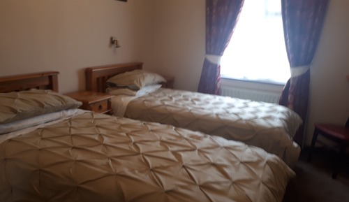 Zweibettzimmer, eigenes Bad