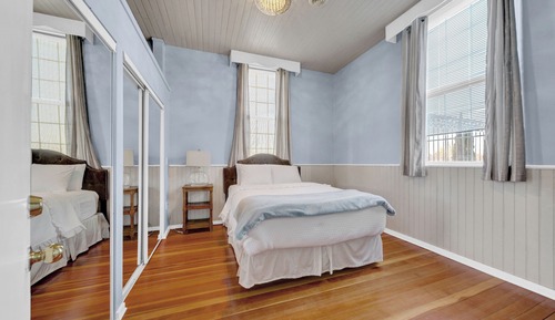 Suite (Bloomfield 6)