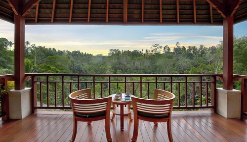 Superior-Doppel- oder -Zweibettzimmer