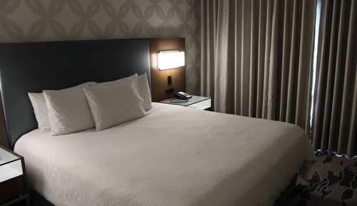 Suite, 1 King-Bett (One Room)