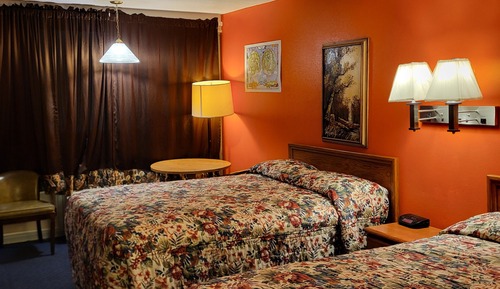 Deluxe-Zimmer, 2 Doppelbetten, Kühlschrank und Mikrowelle