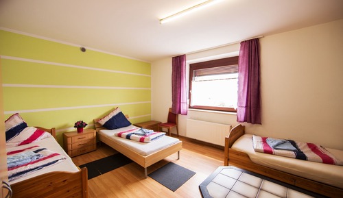 Economy-Dreibettzimmer, 3 Einzelbetten, Gemeinschaftsbad