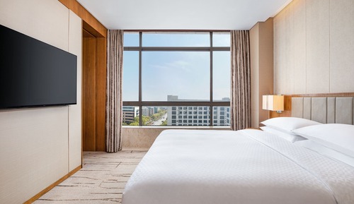 Deluxe-Suite, 1 King-Bett, Stadtblick